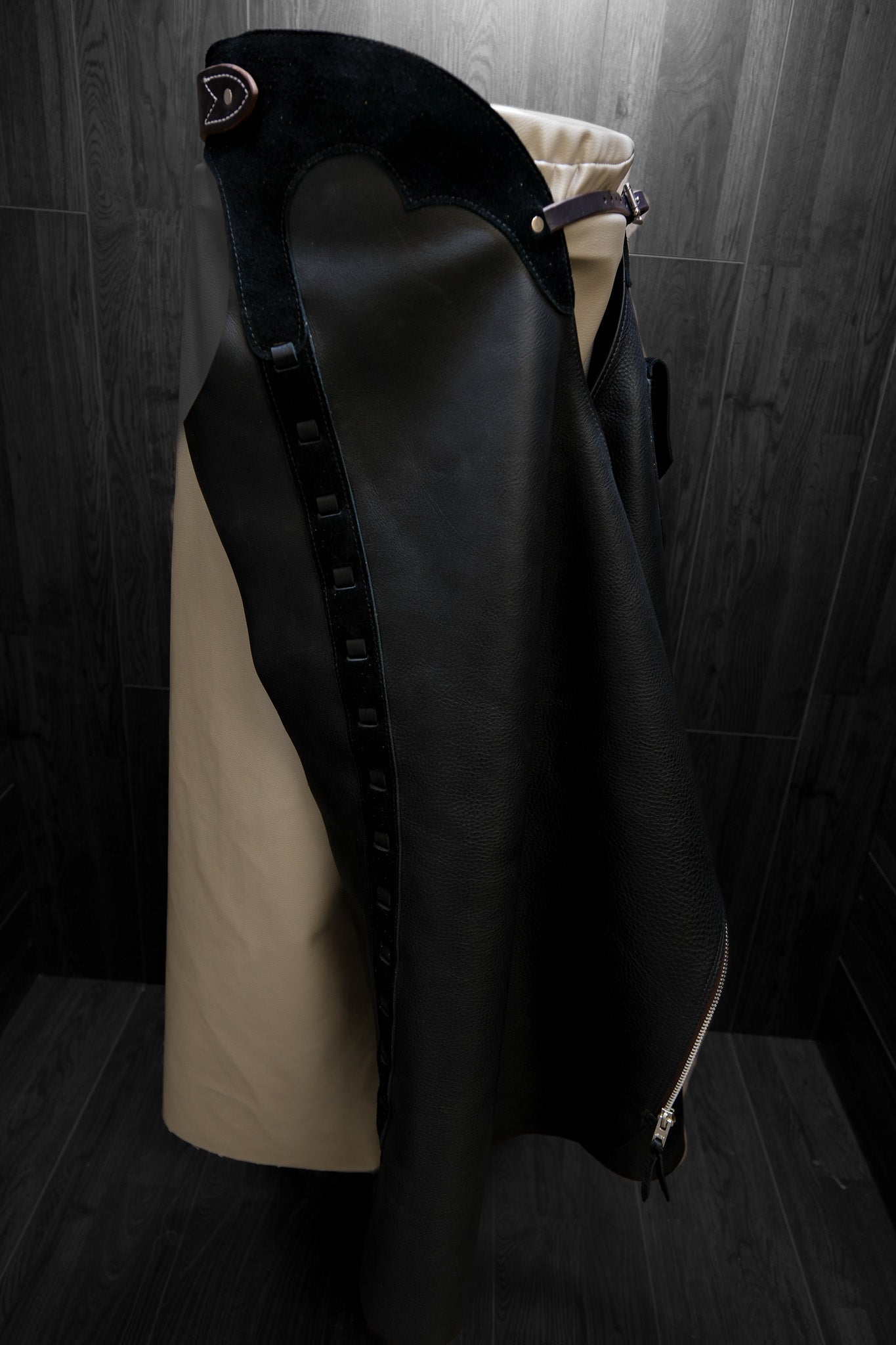 Leather Chaps, Shotgun, base level